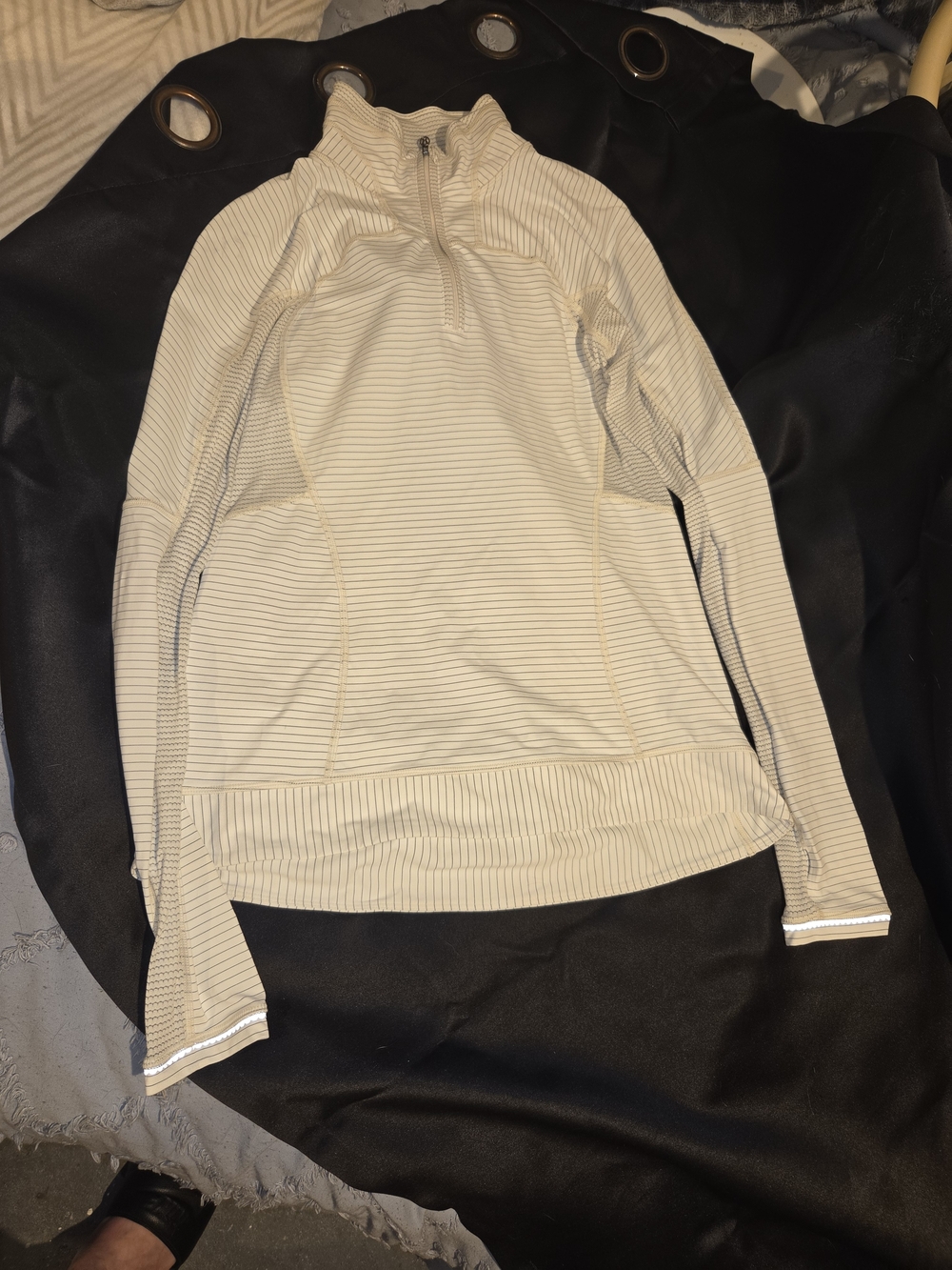 Lululemon Run For Gold 1/2 Zip Pullover Top